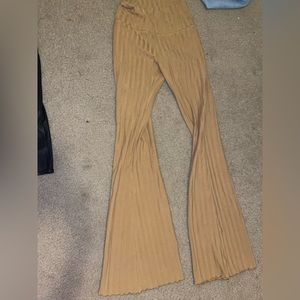 Aerie offline flare leggings. Very cute and comfortable